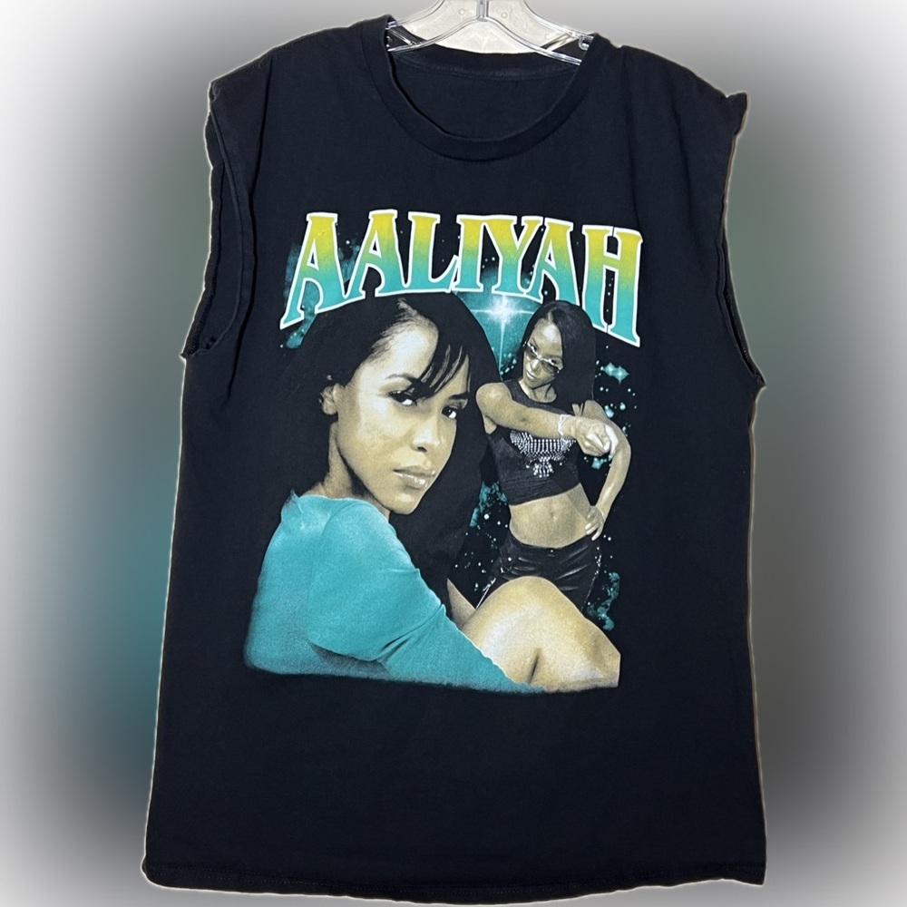 Aaliyah 90s style muscle tee